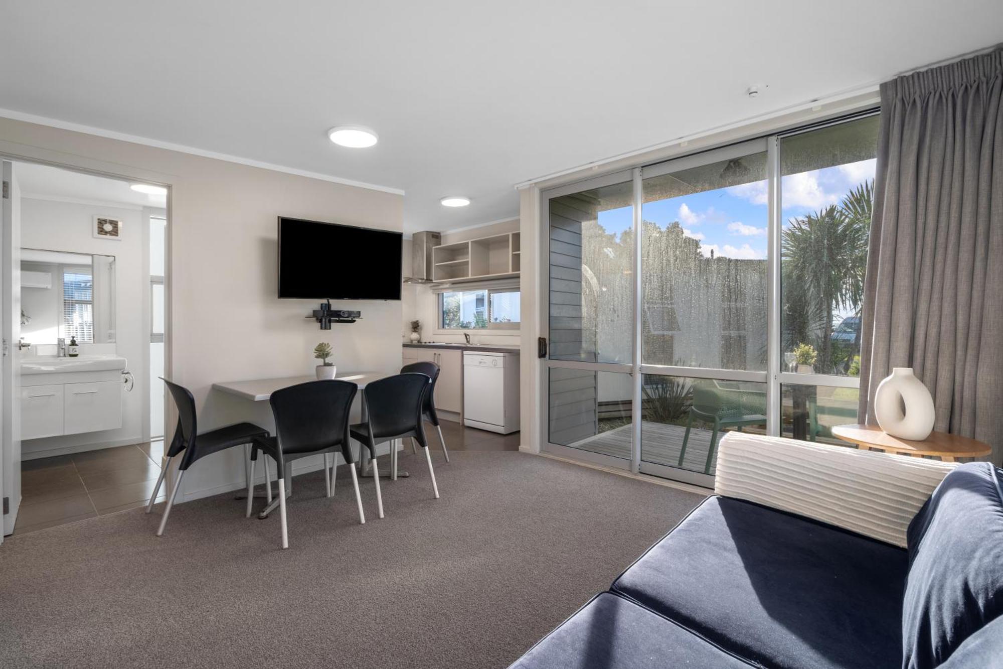 Tasman Holiday Parks - Waihi Beach Exterior foto A typical one-bedroom apartment at the hotel